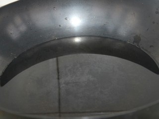 7、番茄鸡蛋通心粉,锅内放水