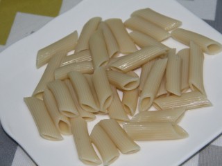 19、番茄鸡蛋通心粉,通心粉盛出