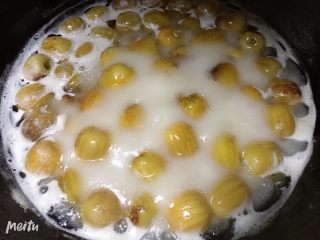 9、自制蜜枣,这是熬了一半时间的样子