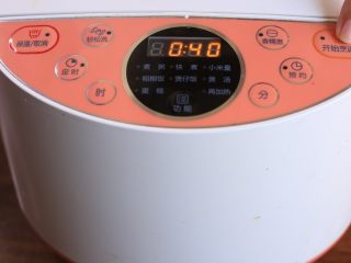 9、简单电饭锅焗三杯鸡,开启煮饭键