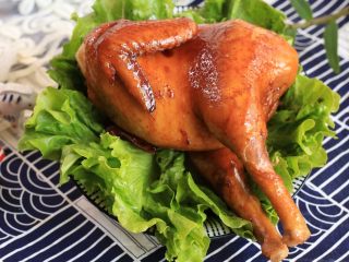 12、简单电饭锅焗三杯鸡,出锅砍开淋上锅里的汤汁