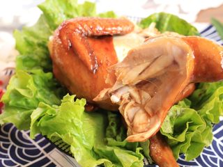 13、简单电饭锅焗三杯鸡,嫩滑多汁 来一腿吗