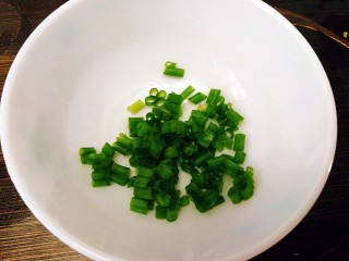 10、剩米饭百种做法+小老鼠抱蛋煎饭团,切好葱