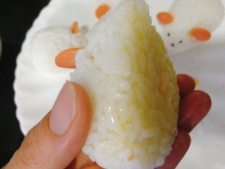 12、剩米饭百种做法+小老鼠抱蛋煎饭团,饭团底部沾上蛋