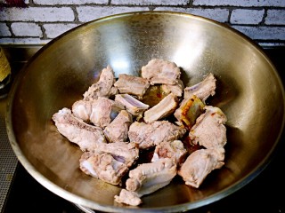 8、红烧排骨,加排骨