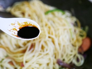 12、好吃到爆的火腿意面,加老抽