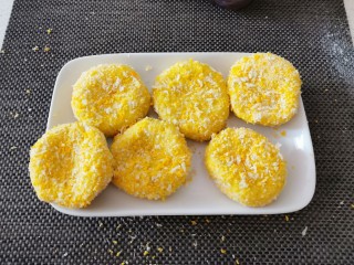 11、脆皮南瓜饼,饼胚做好备用