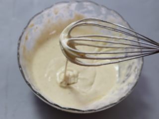 11、香蕉松饼,再次翻拌均匀。