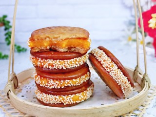 15、脆皮南瓜饼,酥酥的饼干，香甜的南瓜糯米，口感超喜欢。