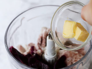 6、芋泥波波奶茶,加入黄油