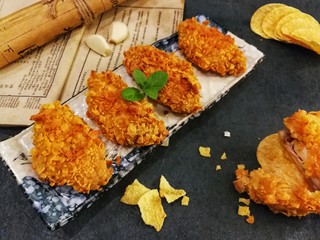 18、薯片鸡翅～把孩子爱吃的放在一起,鸡翅外酥里嫩，完胜KFC，自己做健康又美味哦????