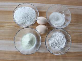 1、蛋白椰丝球,准备好食材;