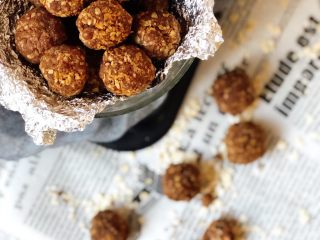 9、燕麦巧克力能量球,香气四溢啊！