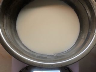 3、十寸古早蛋糕,牛奶称重