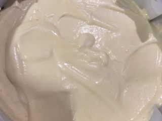 22、十寸古早蛋糕,倒入模具中