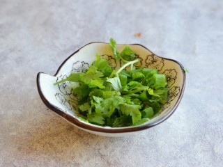 4、茄子肉末打卤面,香菜末