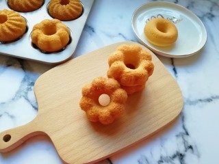 13、椰香小蛋糕,好漂亮的小蛋糕。