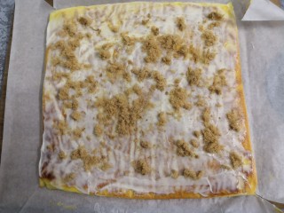 18、无油肉松蛋糕卷,洒上肉松