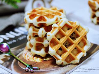 15、蜜豆酸奶华夫饼,配上一杯咖啡，非常不错。