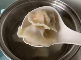 11、酸汤水饺,捞出水饺