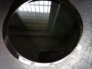 7、孜然蘑菇,锅内倒入小半锅油开始加热