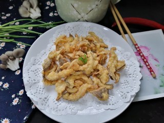 15、孜然蘑菇,拍上成品图，一道外酥里嫩、香酥可口的孜然蘑菇就完成了。