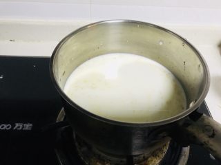 7、焦糖布丁,上火加热 要用小火！