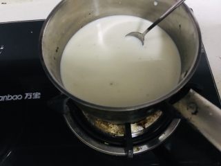 8、焦糖布丁,边加热边搅拌