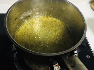 20、焦糖布丁,继续小火煮