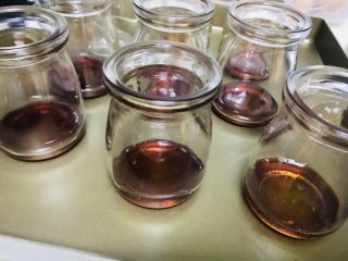 23、焦糖布丁,没有气泡就可以加入布丁杯中