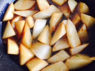 14、红烧白萝卜,热水莫过白萝卜大火烧开三分钟