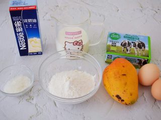 1、芒果班戟,准备好材料