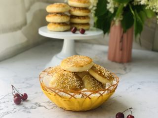 31、老婆饼,当然了????放凉的老婆饼外皮酥脆掉渣,里面香甜软弱。