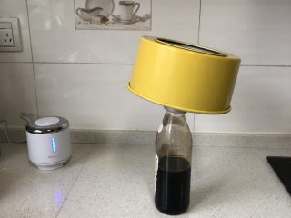 15、菠菜戚风蛋糕,出炉震一下热气，倒扣晾凉