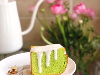 17、菠菜戚风蛋糕,好清新的颜色，大爱！