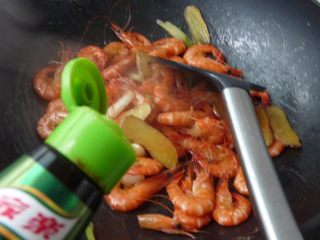 10、香葱干煸虾,后加热炒露