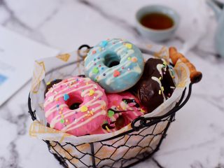 13、巧克力蛋糕甜甜圈,成品图