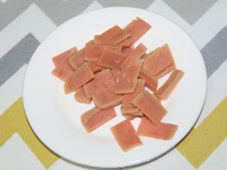 3、幸福早餐~奶油火腿通心粉,火腿切片