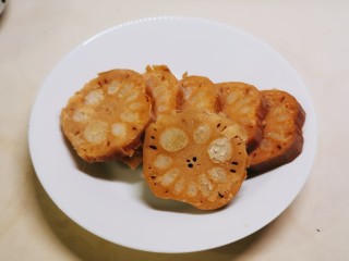 14、糯米藕,摆入盘中