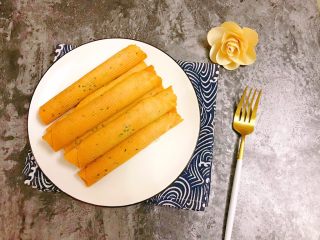 16、黑芝麻蛋卷,又香又酥的黑芝麻蛋卷完成