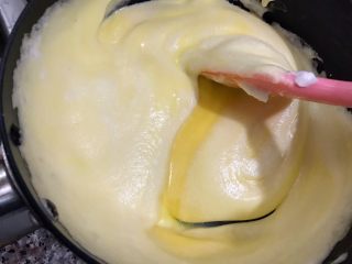 11、海苔肉松小贝,翻拌均匀