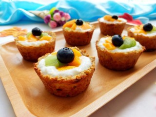 15、燕麦酸奶杯,放上自己喜欢的水果，可以开吃啦！