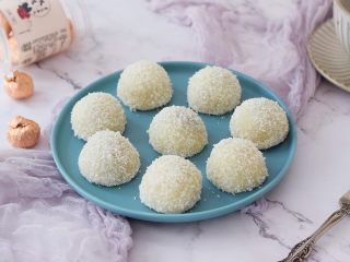 12、椰蓉芝麻糯米糍,成品图