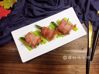 15、培根芝士烤虾卷,完成。