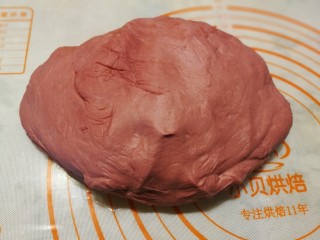 10、浪漫红粉蒸饺,这个时候面包机的面团也好了