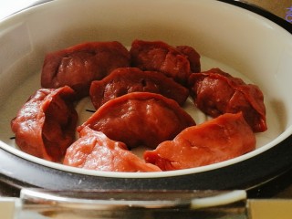 15、浪漫红粉蒸饺,蒸好了