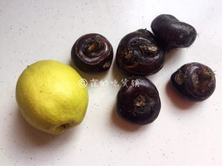 1、桂花马蹄雪梨糖水,食材。