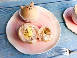 22、猪猪椰蓉小面包,好啦，来吃吧！