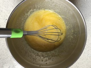 4、柠檬味小蛋糕,搅拌均匀即可，不用打发