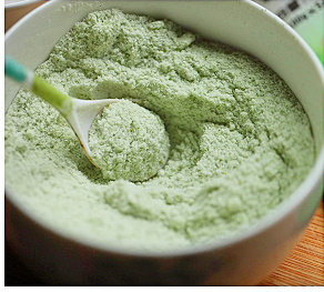 5、抹茶凉粉,将原料充分的搅拌均匀